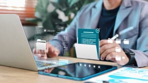 E-Rechnung automatisieren: Erfahren Sie, wie DocuWare und RIDX Empfang, Prüfung, Freigabe, DATEV-Übergabe und Archivierung abbilden.